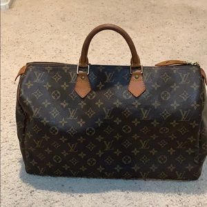 Louis Vuitton Speedy Bag
